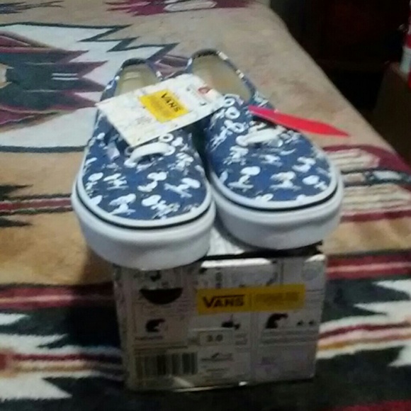 Shoes - Peanut vans